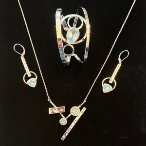 Delicate 925 3 Piece Set with Blue-tone Gemstones